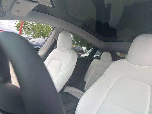 Used 2022 Tesla Model Y Long Range AWD/4WD image 19