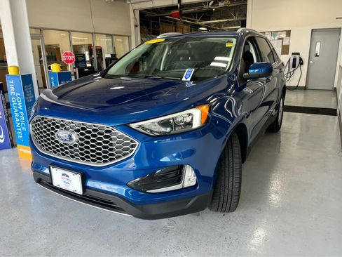 Used 2024 Ford Edge SEL w/ Convenience Package AWD/4WD image 7
