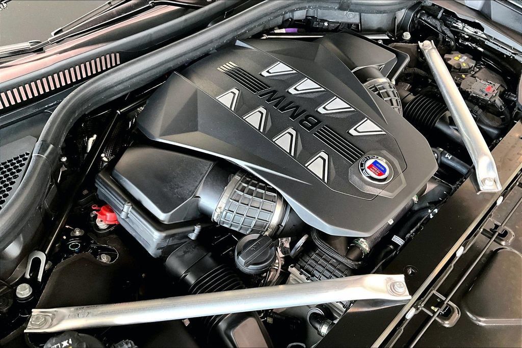 New 2026 BMW ALPINA XB7 AWD/4WD image 18