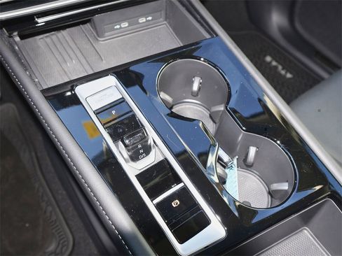 Certified 2025 Volkswagen Atlas SEL Premium R-Line image 30