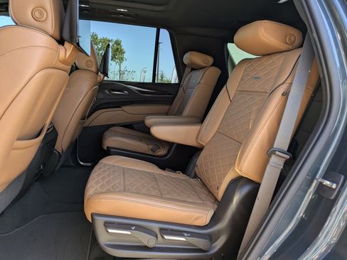 Used 2021 Cadillac Escalade Sport w/ Heavy-Duty Trailer Package image 16