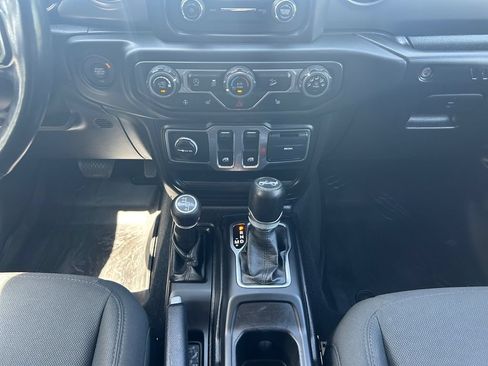 Used 2018 Jeep Wrangler Sport AWD/4WD image 15