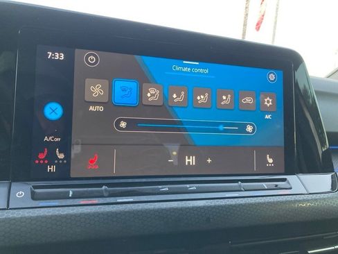 Used 2022 Volkswagen GTI SE image 18