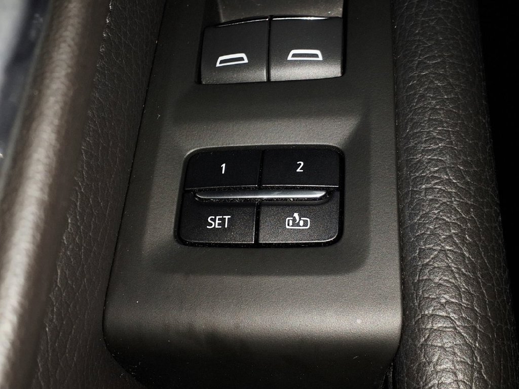 Used 2022 GMC Yukon Denali AWD/4WD image 19