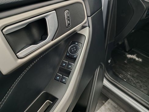 Used 2023 Ford Explorer XLT w/ Equipment Group 202A image 18