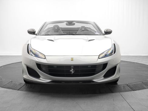 Used 2019 Ferrari Portofino RWD image 2