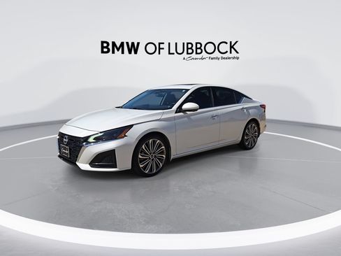 Used 2024 Nissan Altima 2.5 SL FWD image 4