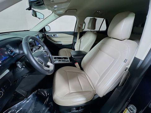 Used 2024 Ford Explorer XLT w/ Equipment Group 202A image 18