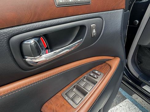 Used 2010 Lexus LS 460 RWD image 9
