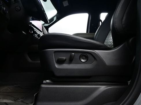 Used 2024 Chevrolet Silverado 1500 ZR2 w/ Technology Package image 18