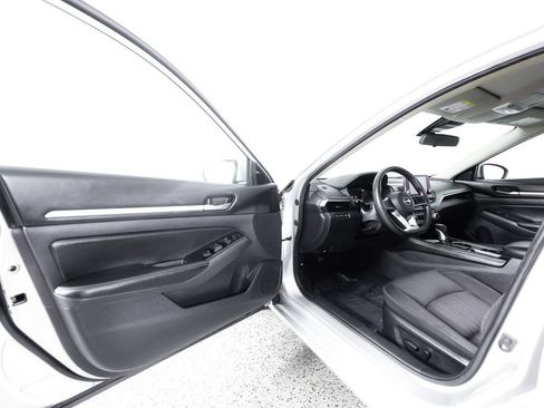 Used 2023 Nissan Altima 2.5 SV FWD image 20