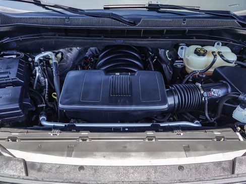 Used 2022 Chevrolet Suburban LT RWD image 25
