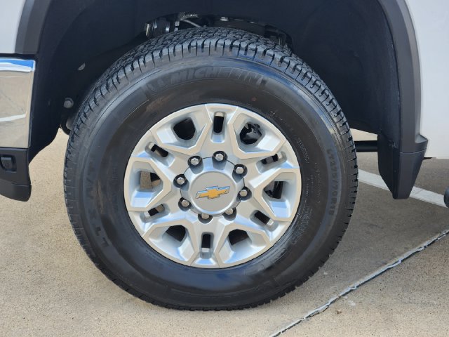 Used 2024 Chevrolet Silverado 2500 LT AWD/4WD image 17