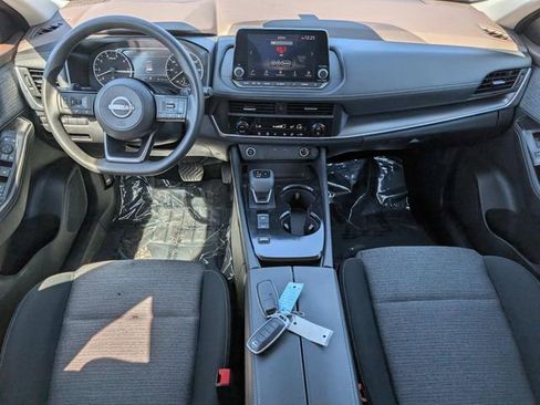 Used 2023 Nissan Rogue SV image 16