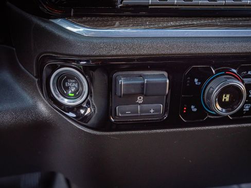 Used 2024 Chevrolet Silverado 2500 LT image 25