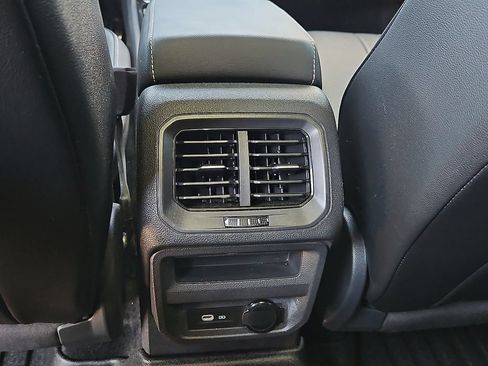 Used 2024 Volkswagen Tiguan SE R-Line w/ MDO Package, Three-Row FWD image 19