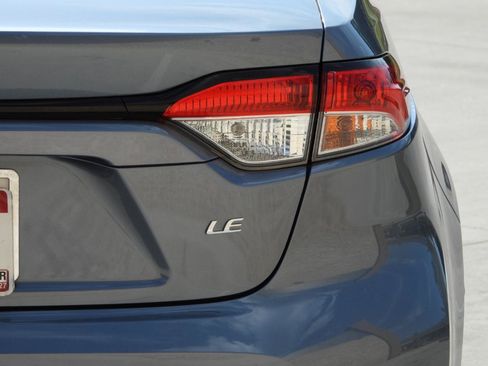 Used 2022 Toyota Corolla LE FWD image 26