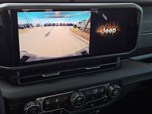 New 2026 Jeep Gladiator Sport AWD/4WD image 19