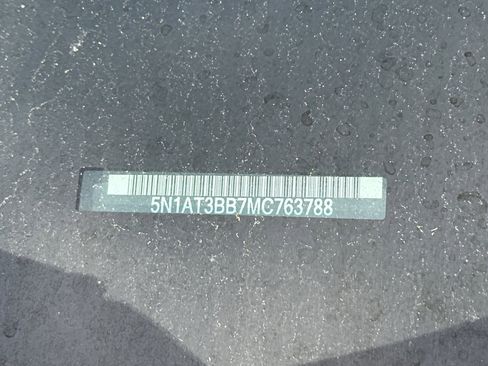 Certified 2021 Nissan Rogue SV image 8