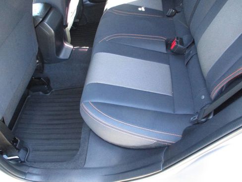 Used 2018 Subaru Crosstrek 2.0i Premium w/ Eyesight System image 6