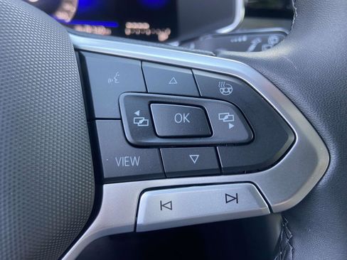 New 2026 Volkswagen Taos SE image 24