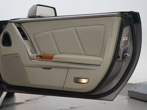 Used 2005 Cadillac XLR image 16