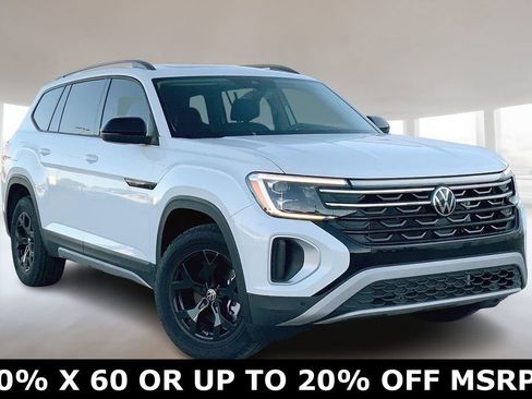 New 2026 Volkswagen Atlas Peak Edition image 2