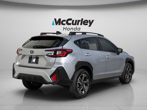 Used 2024 Subaru Crosstrek 2.0i Premium image 3
