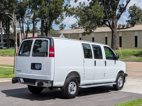 Used 2025 Chevrolet Express 2500 w/ Driver Convenience Package RWD image 5