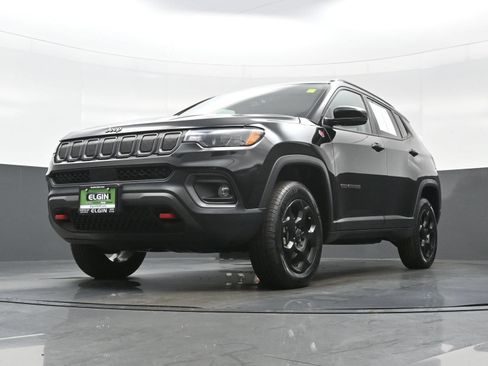 Used 2022 Jeep Compass Trailhawk w/ Sun and Sound Group AWD/4WD image 31