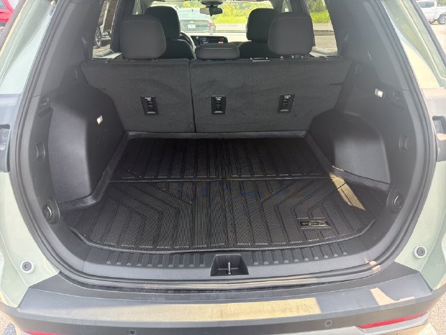 Used 2026 Chevrolet Equinox LT FWD image 9