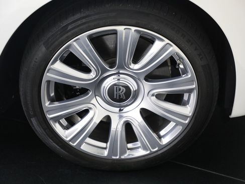 Certified 2018 Rolls-Royce Dawn image 27