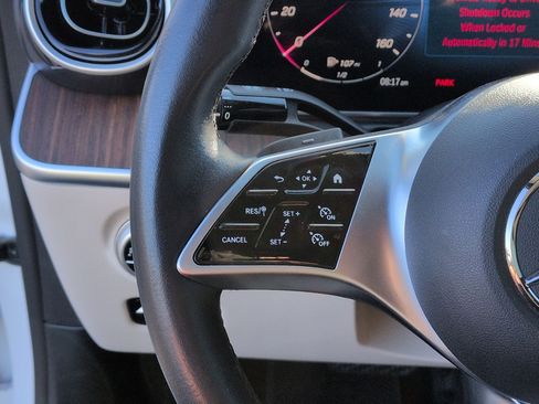 Used 2025 Mercedes-Benz C 300 Sedan image 19