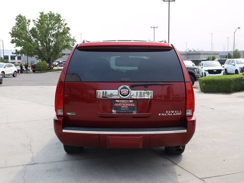 Used 2011 Cadillac Escalade ESV Premium AWD/4WD image 5