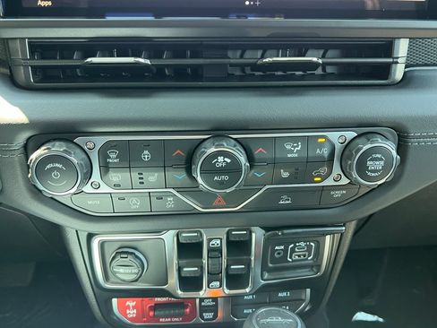 New 2026 Jeep Gladiator Rubicon AWD/4WD image 25