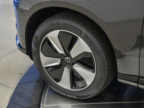 New 2025 Volvo EX90 Plus image 9