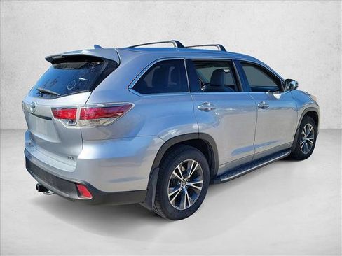 Used 2016 Toyota Highlander XLE image 5