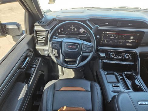 Used 2025 GMC Sierra 2500 AT4 AWD/4WD image 31