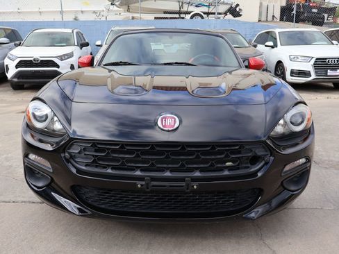 Used 2018 FIAT 124 Spider Classica w/ Technology & Siriusxm Group image 2