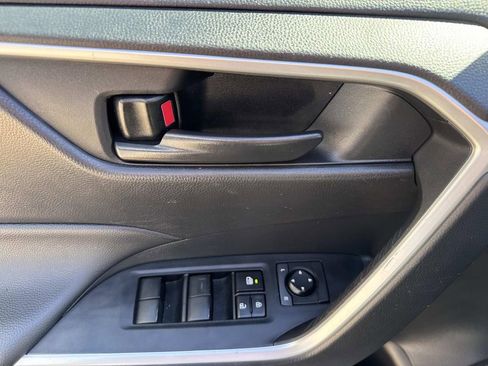 Used 2024 Toyota RAV4 LE image 21