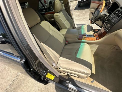 Used 2004 Lexus LS 430 w/ Premium Pkg RWD image 48