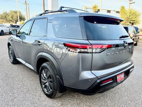 New 2026 Nissan Pathfinder SV image 5