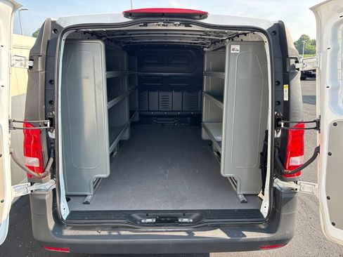 Used 2023 Mercedes-Benz Metris image 5