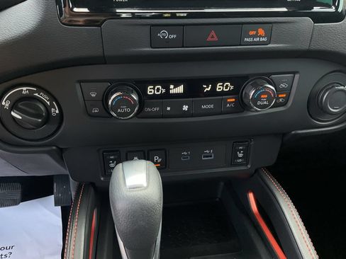 Used 2023 Nissan Frontier PRO-4X w/ Pro Convenience Package AWD/4WD image 30