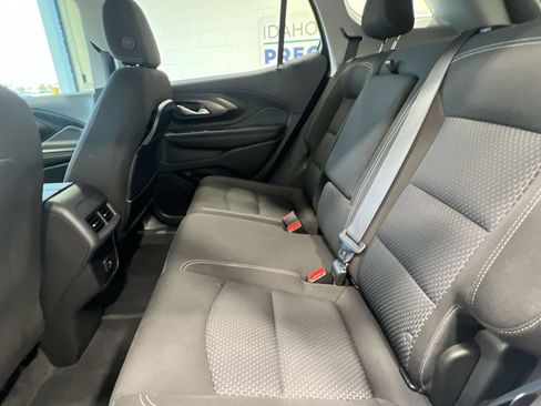 Used 2024 GMC Terrain SLE AWD/4WD image 21