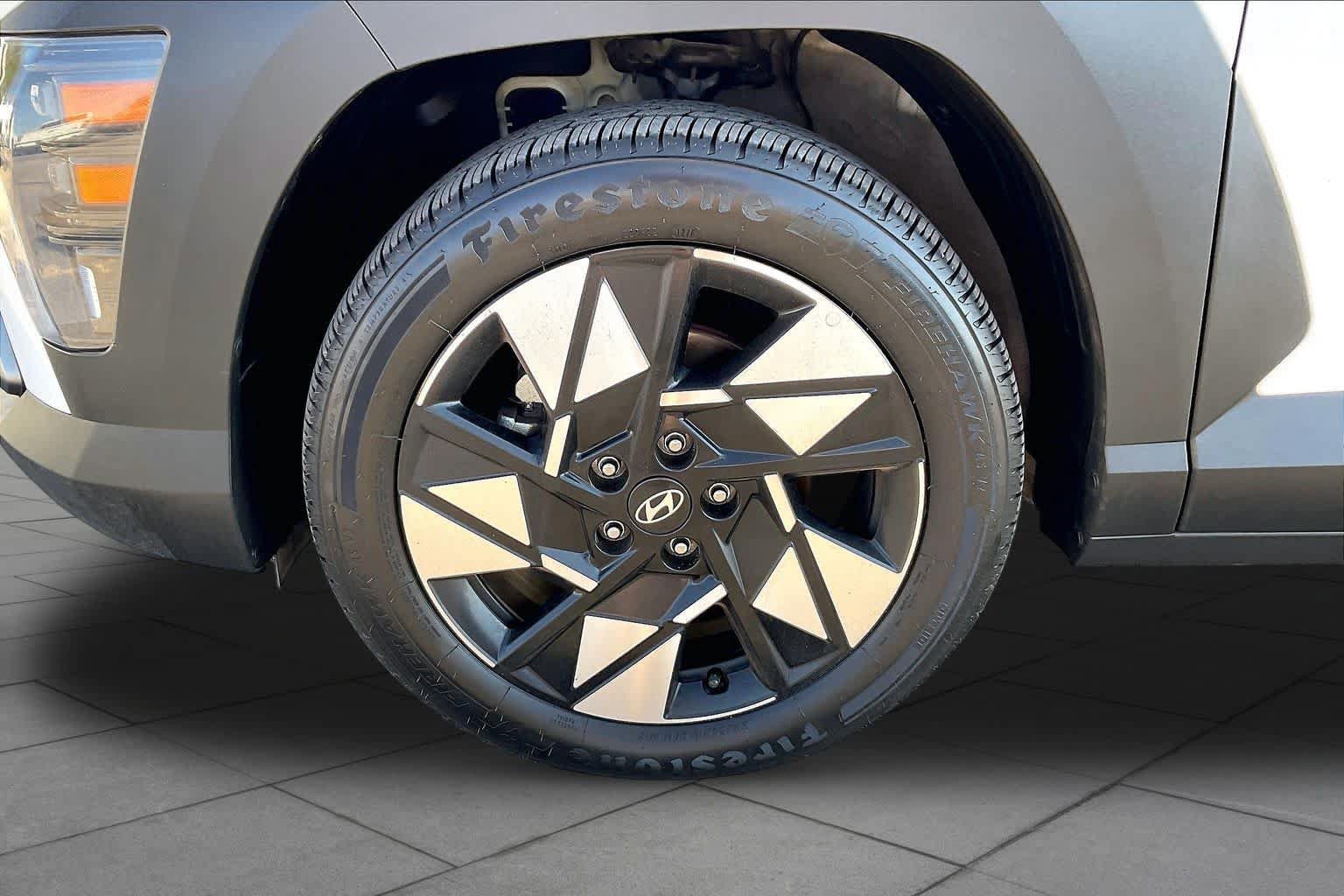 Used 2025 Hyundai Kona SEL FWD image 10