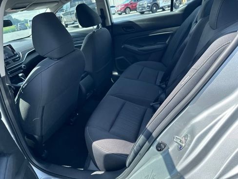 Used 2024 Nissan Altima 2.5 SV FWD image 10
