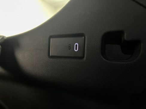 Used 2021 Chevrolet Tahoe LT image 35