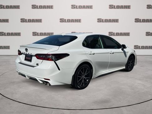 Used 2023 Toyota Camry SE w/ Cold Weather Package image 5