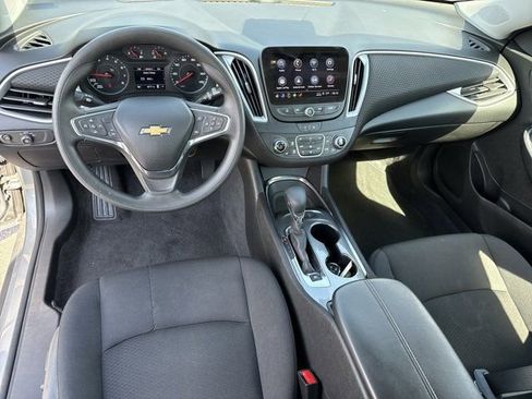 Used 2025 Chevrolet Malibu LT FWD image 17